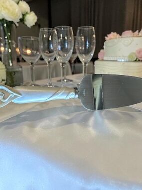 Only Used Once Wedding Cake Server with White Satin-Style Handle